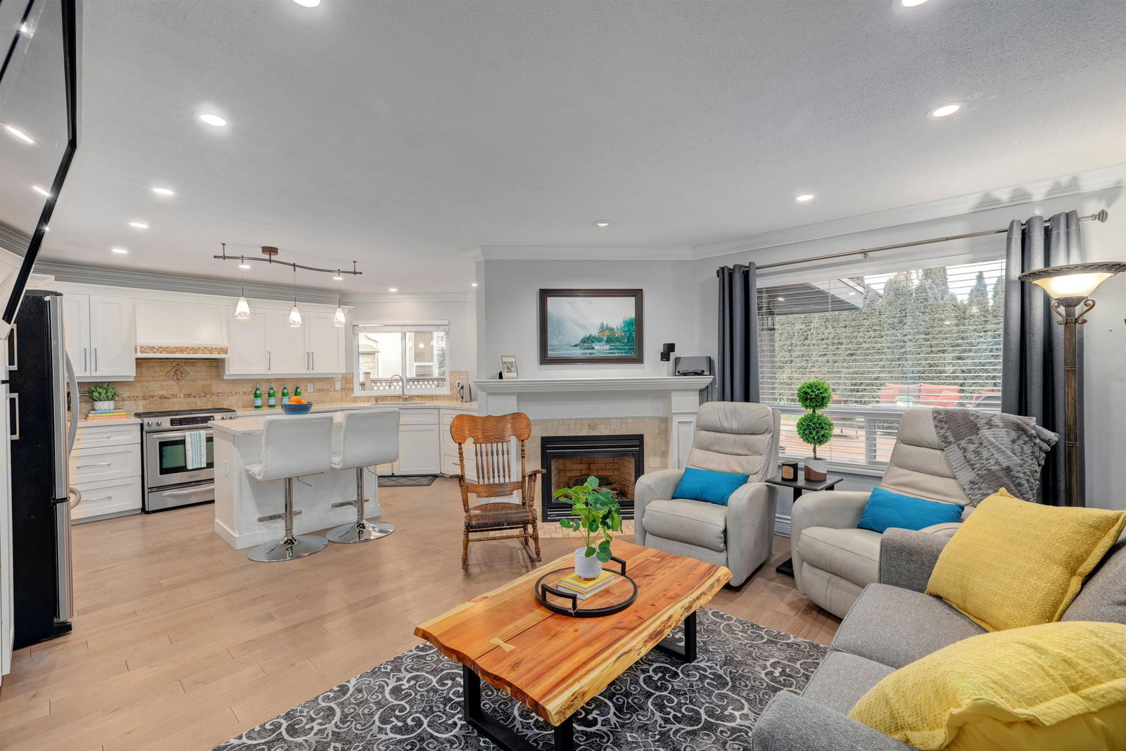 Listing Image 19