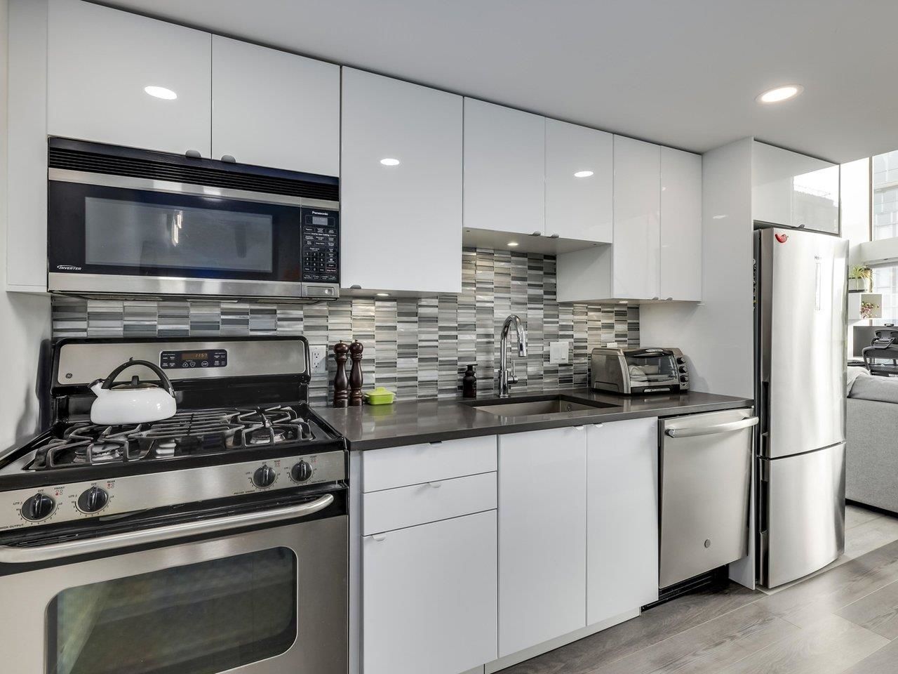 Listing Image 11