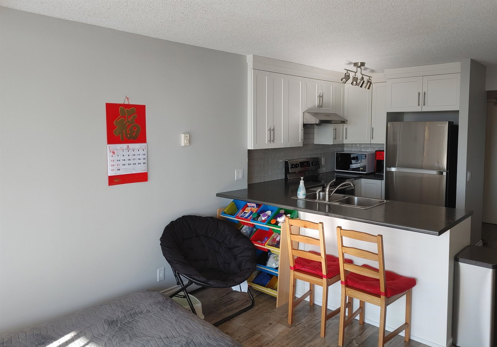 Listing Image 5
