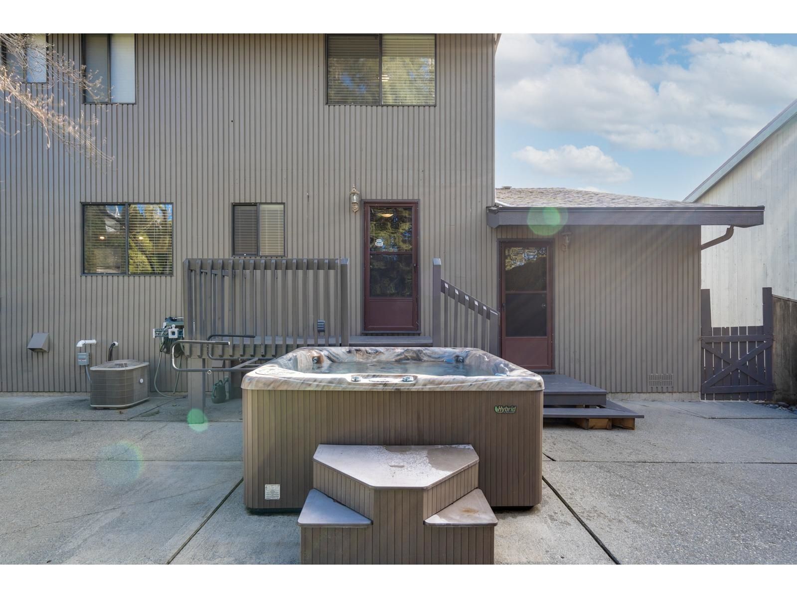 Listing Image 8
