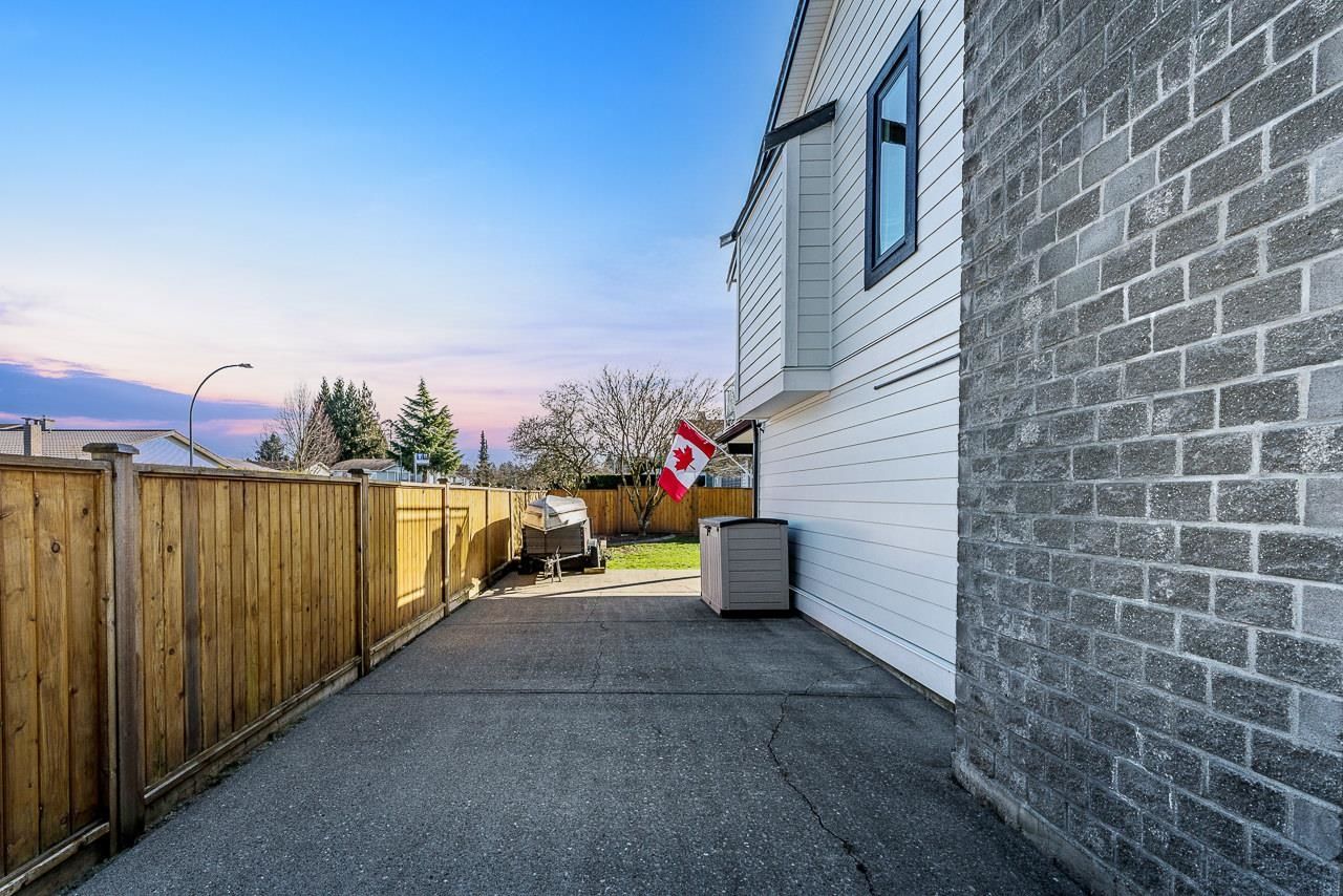 Listing Image 32
