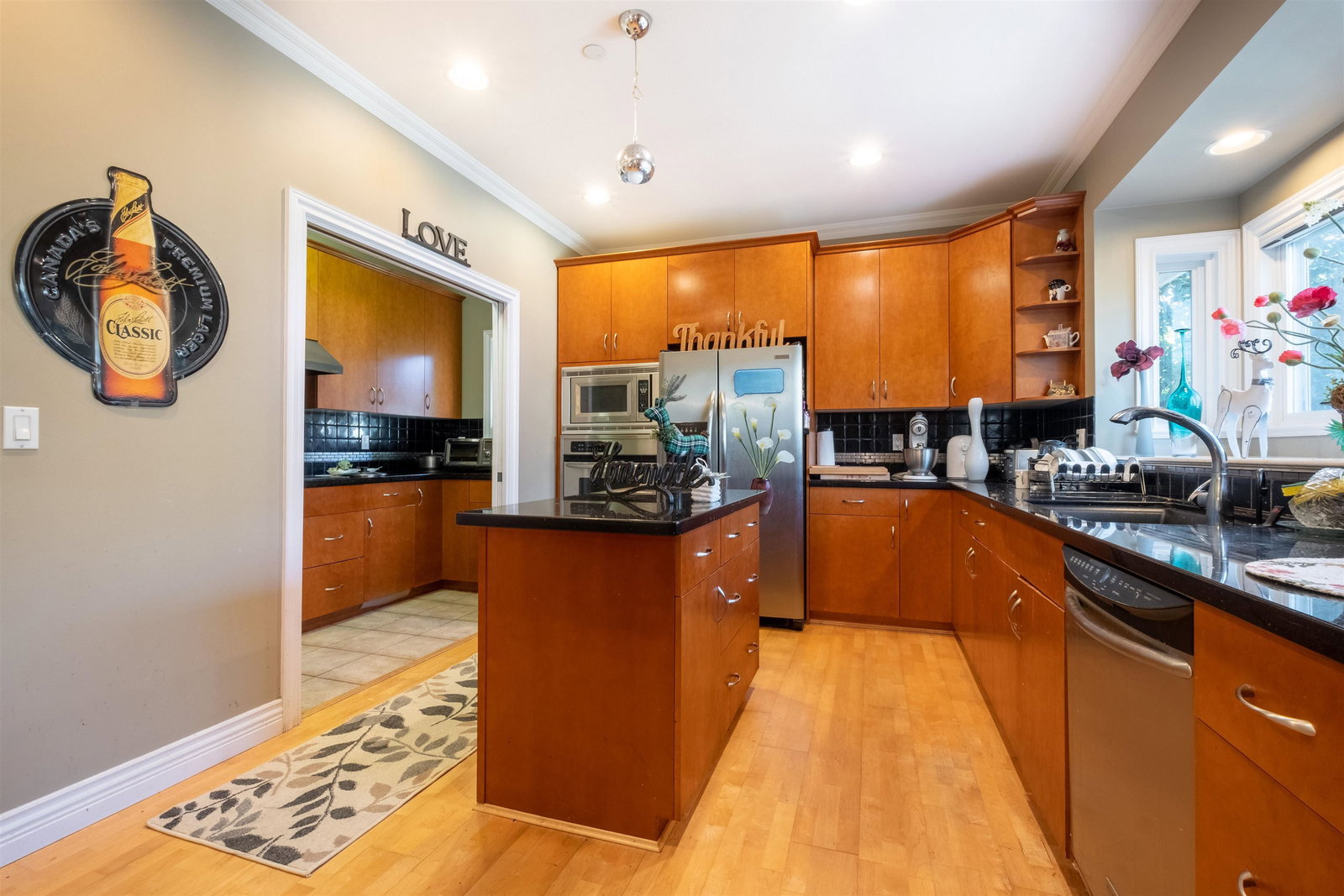 Listing Image 9