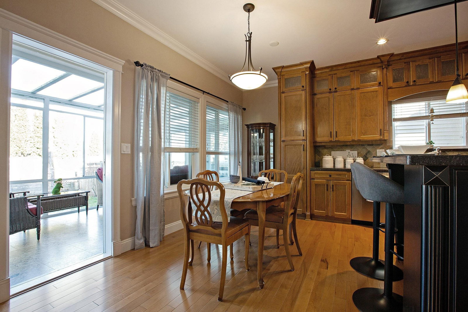 Listing Image 10