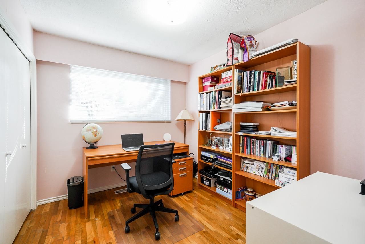Listing Image 16