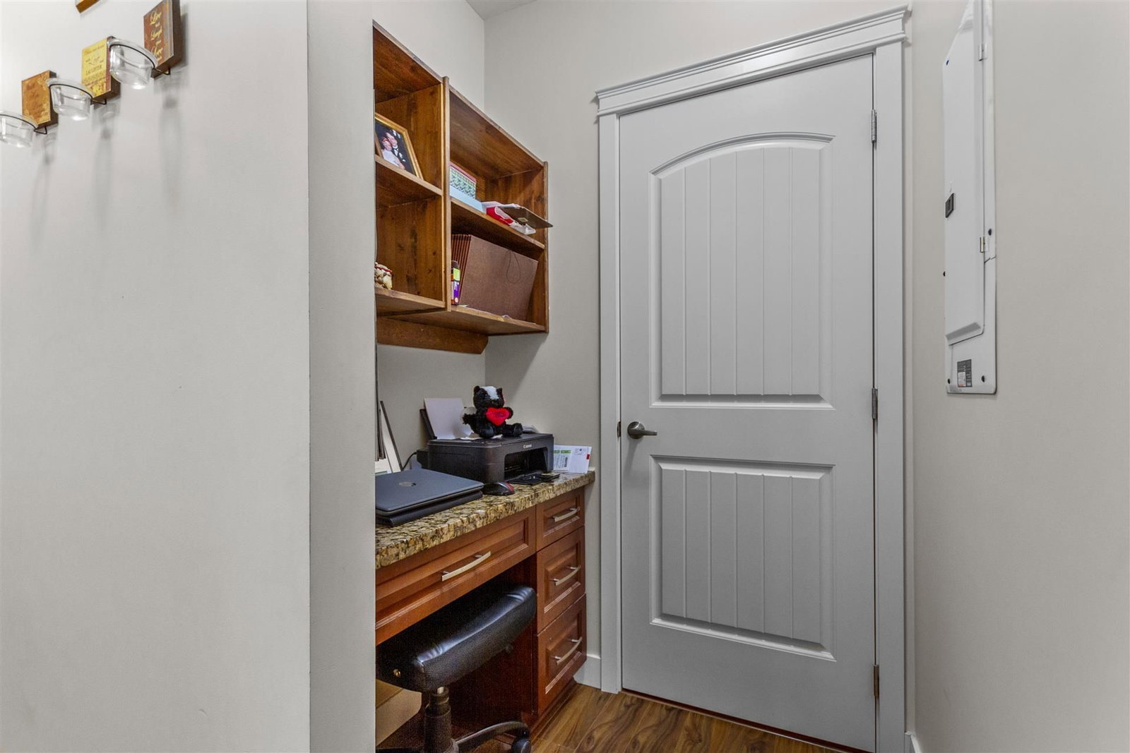 Listing Image 12