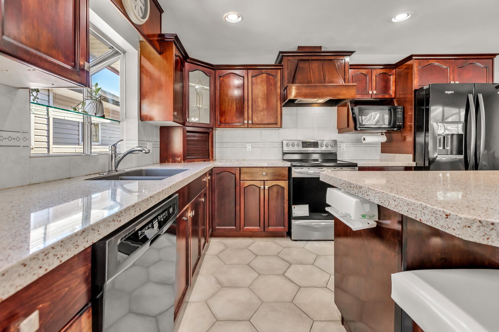 Listing Image 14