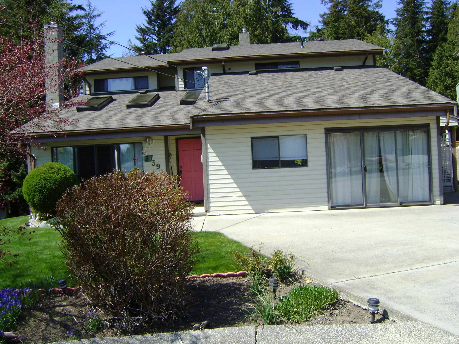 Listing photo 2