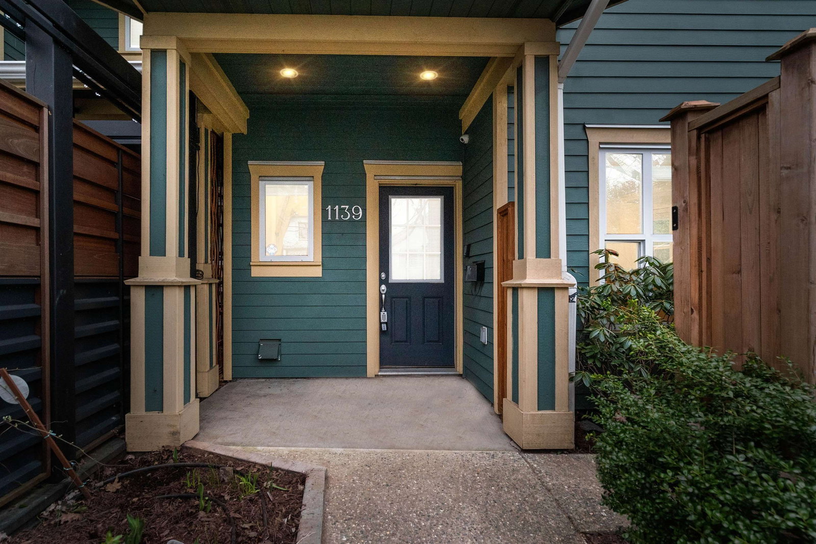 Listing Image 10