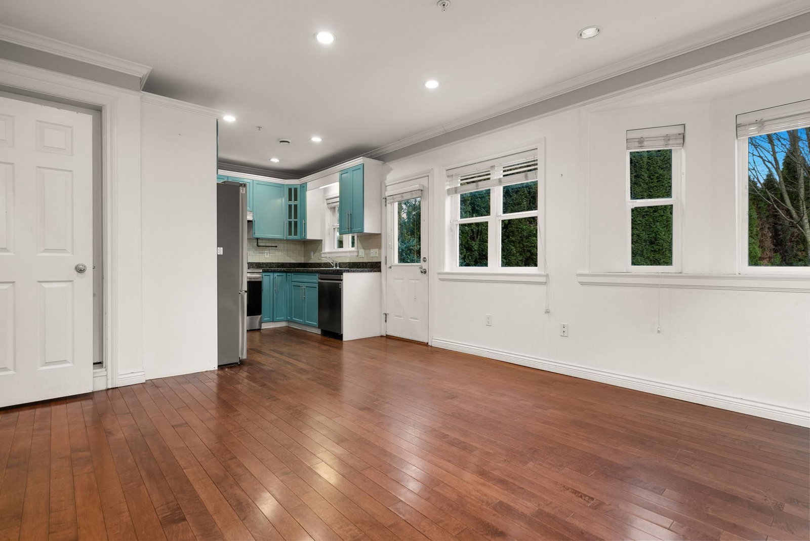 Listing Image 13