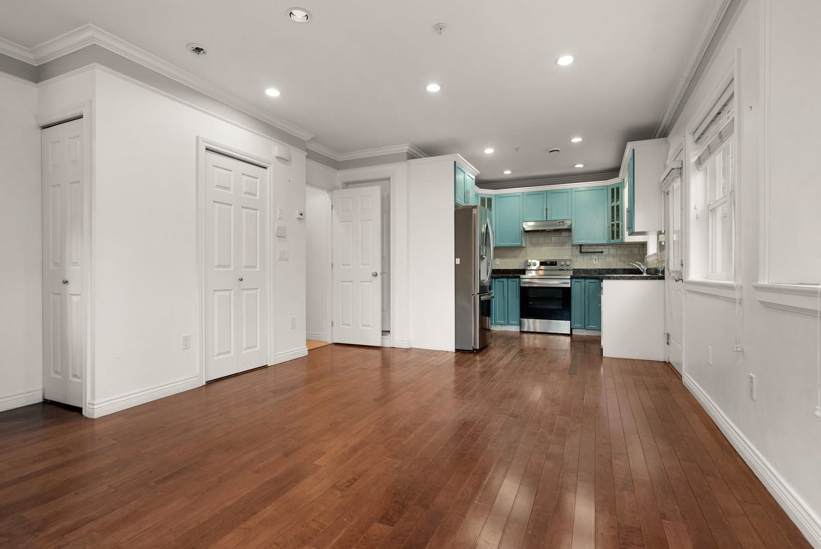 Listing Image 14