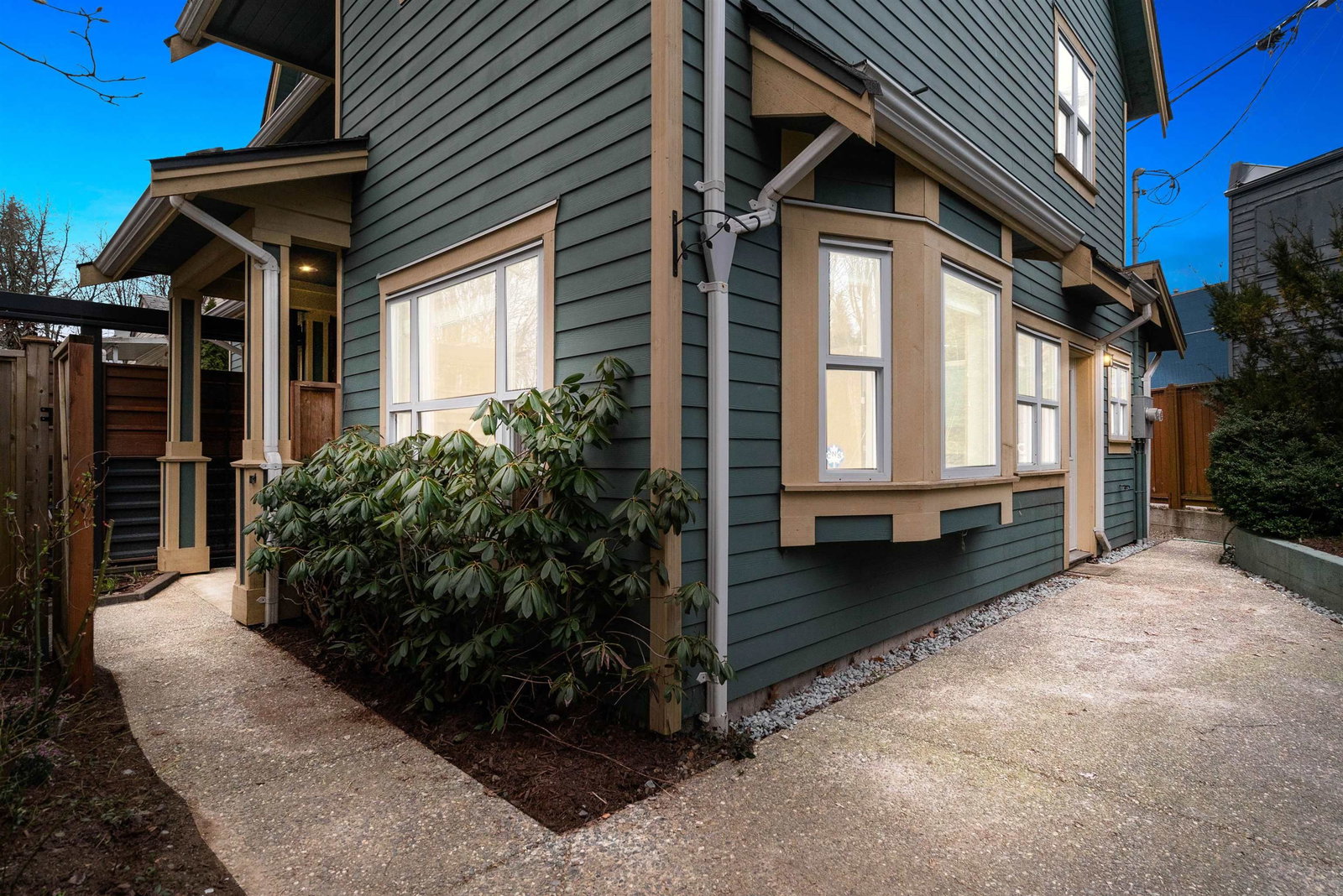 Listing Image 6