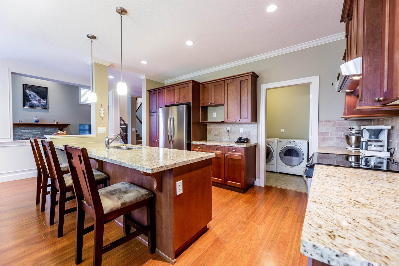 Listing Image 9
