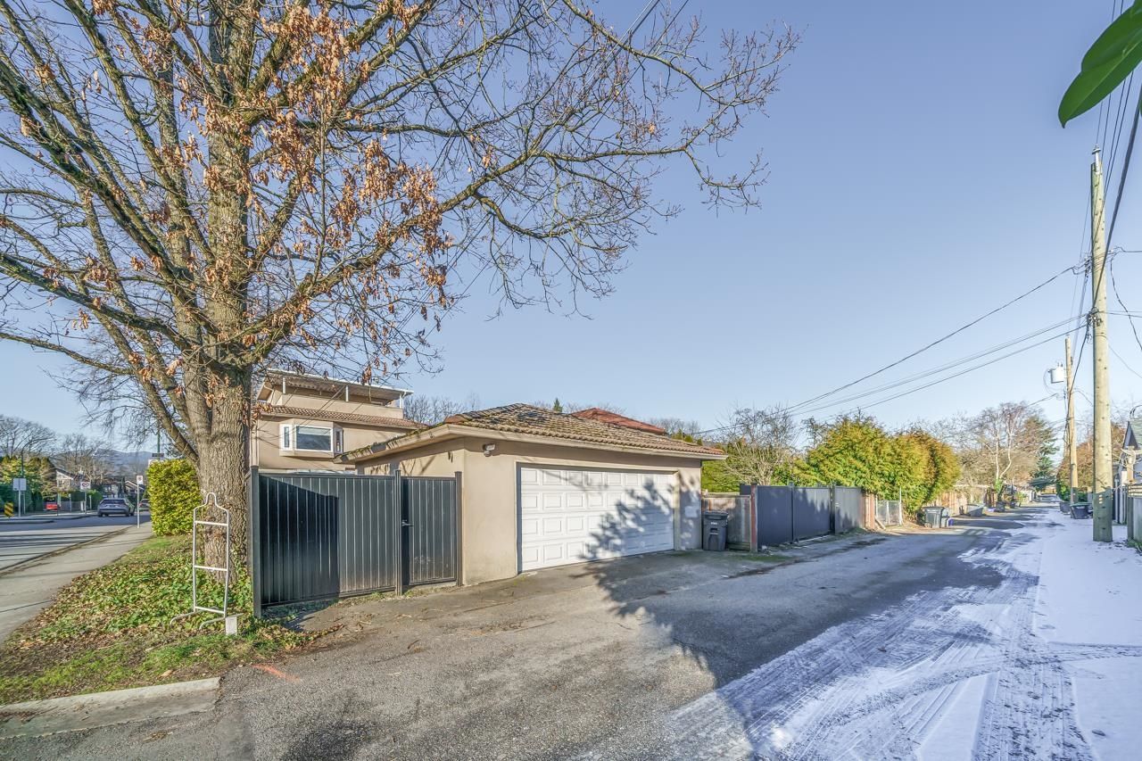 Listing Image 16