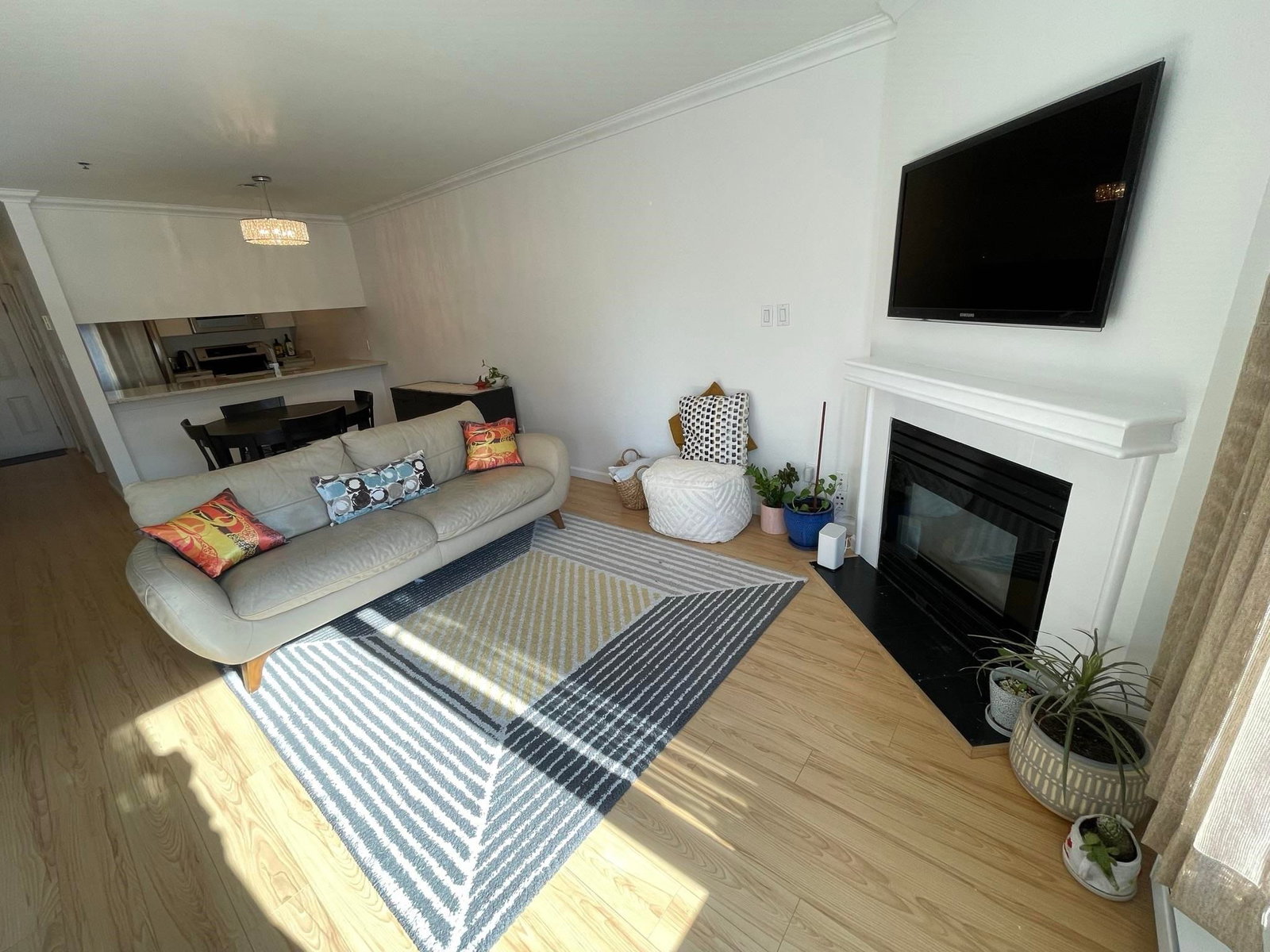 Listing Image 5