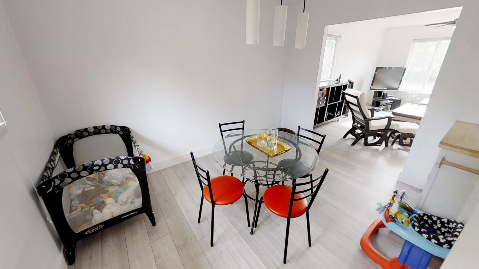 Listing Image 10