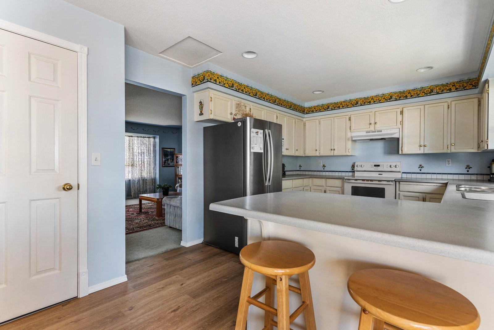 Listing Image 10