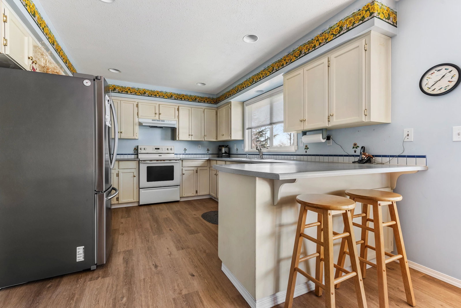Listing Image 9