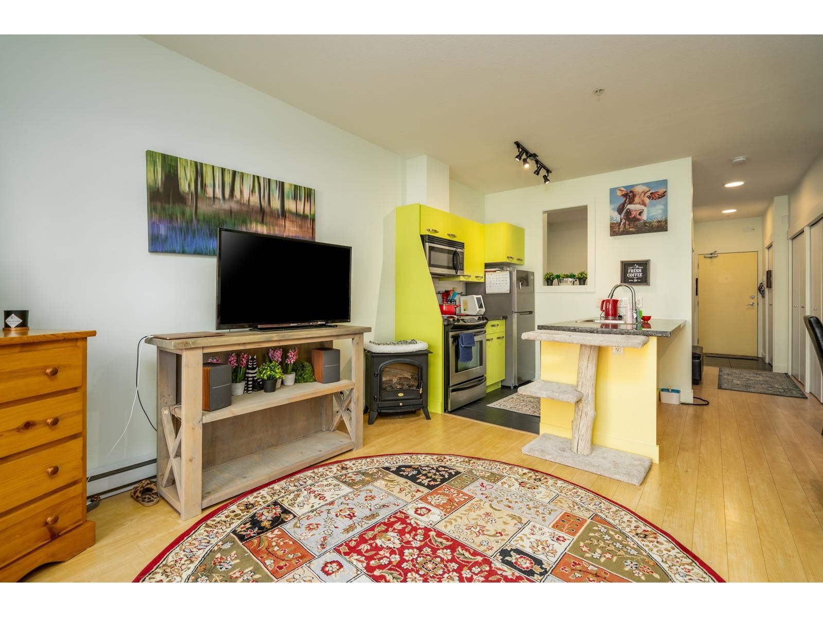 Listing Image 9