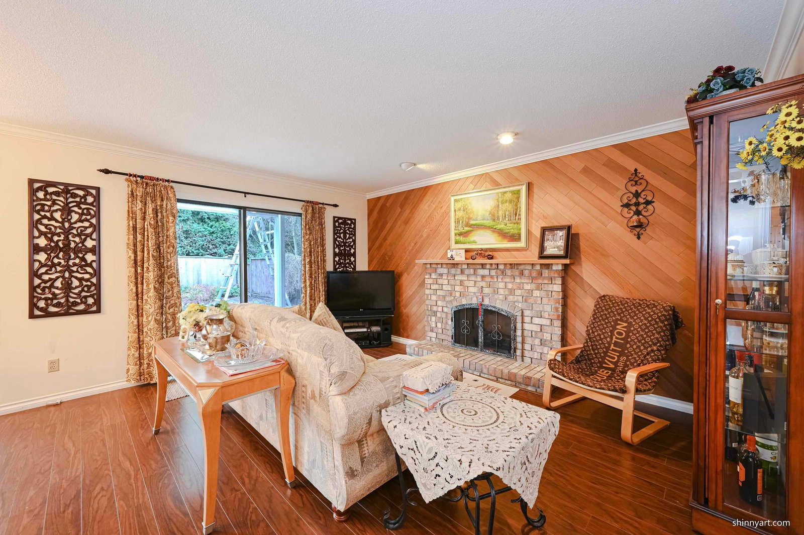 Listing Image 5