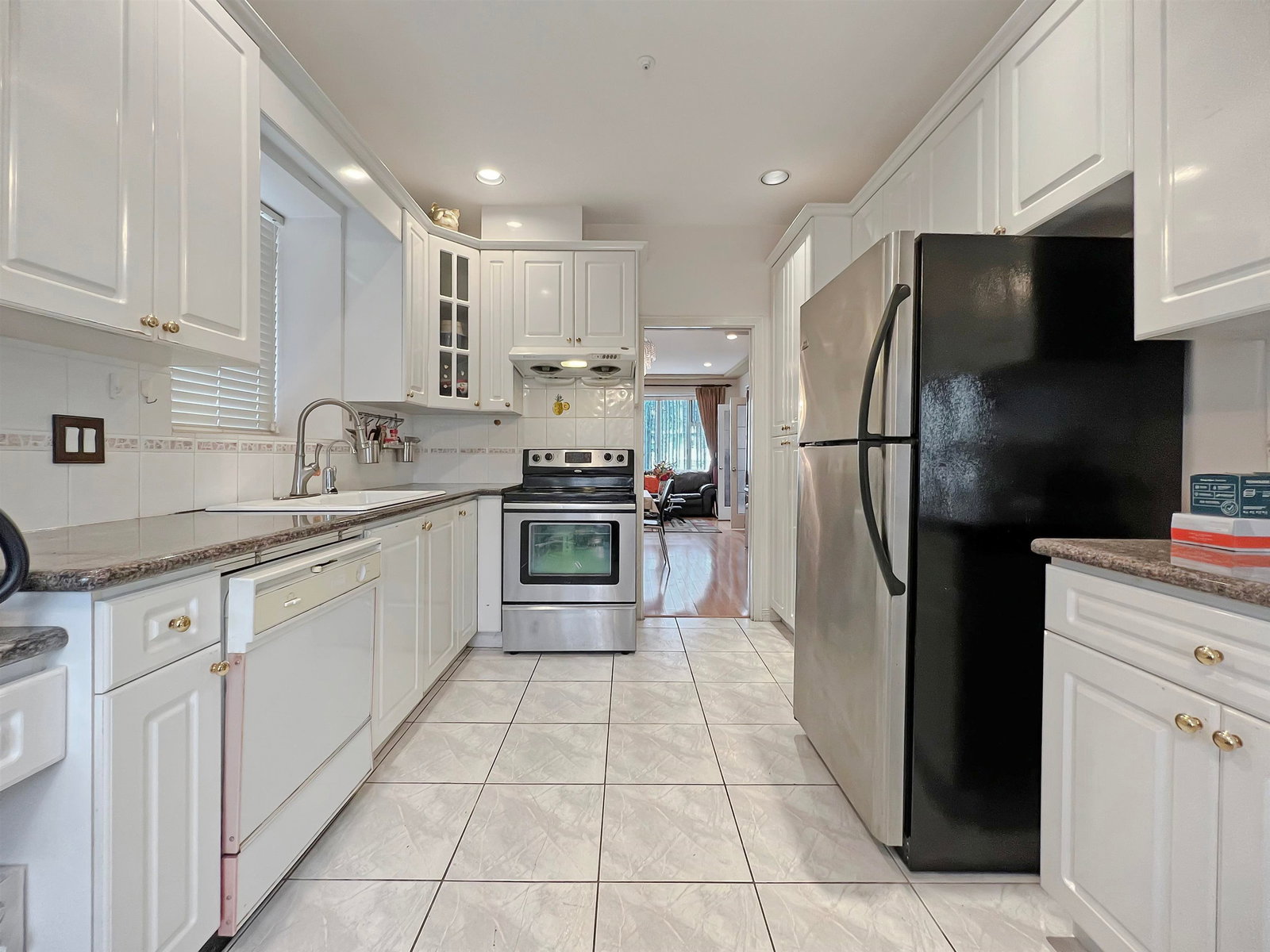 Listing Image 19