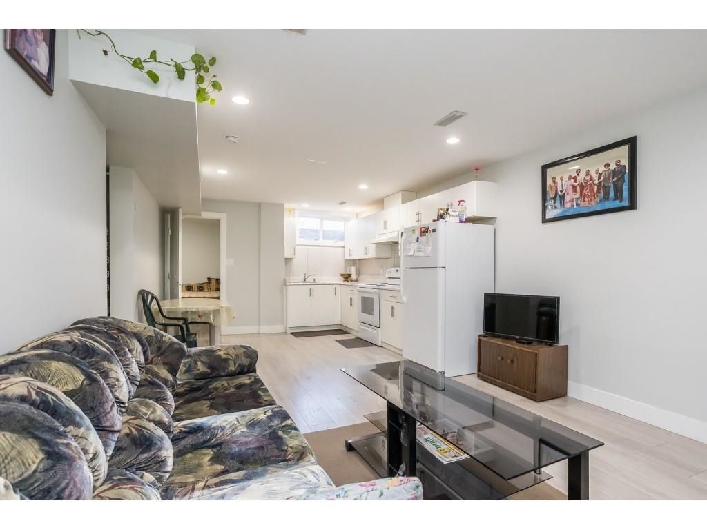 Listing Image 32