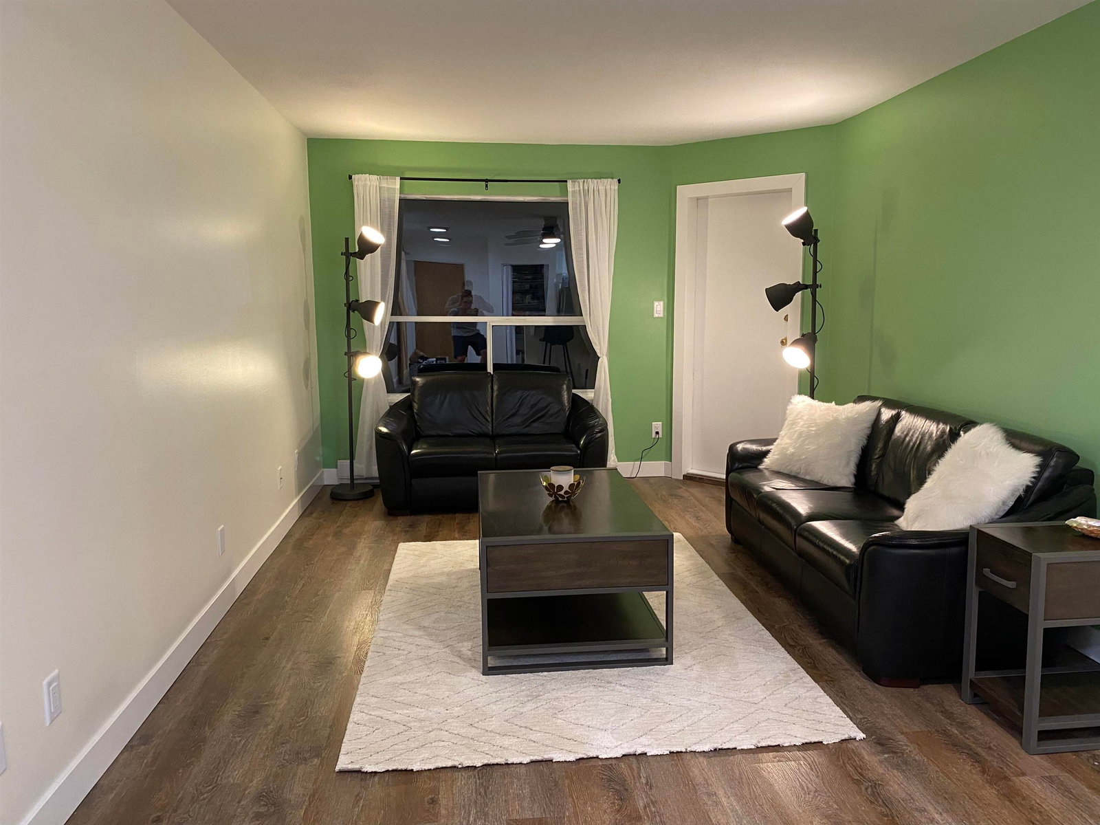 Listing Image 5