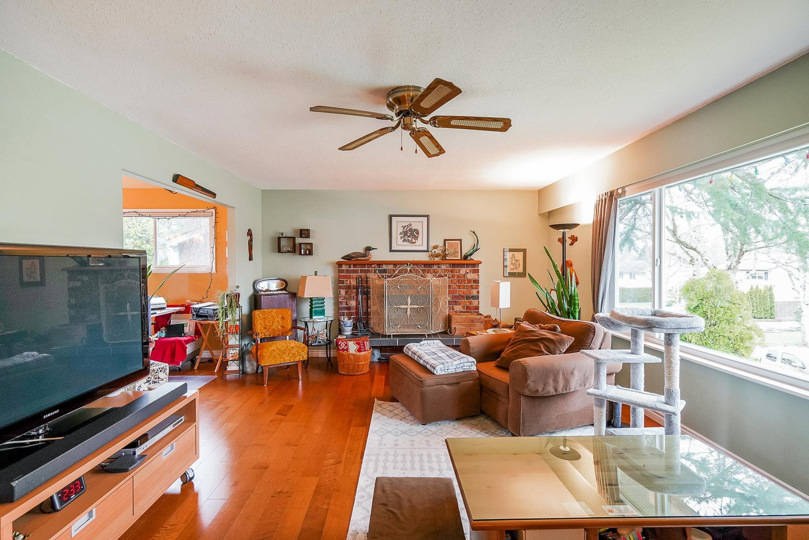 Listing Image 4