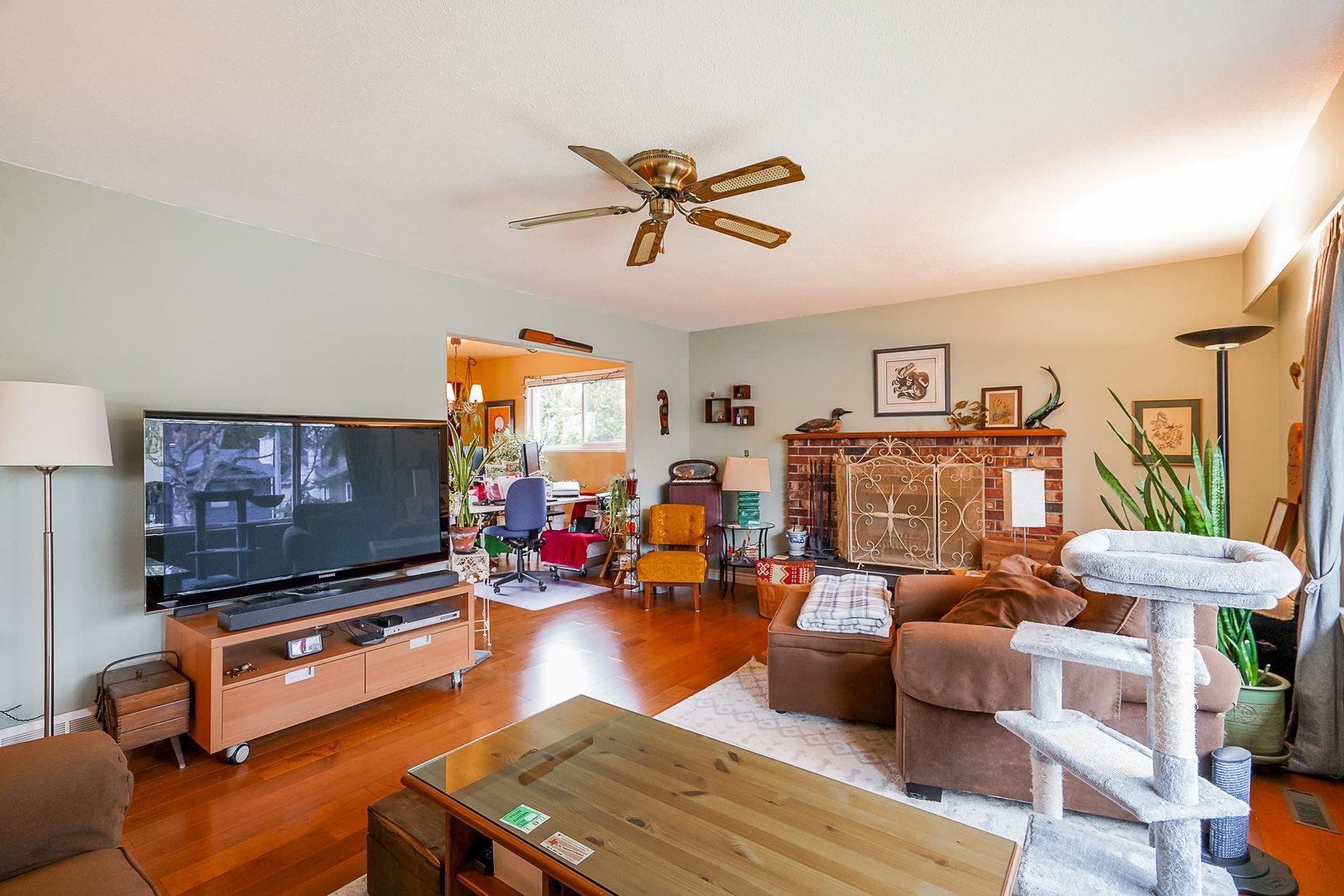Listing Image 5