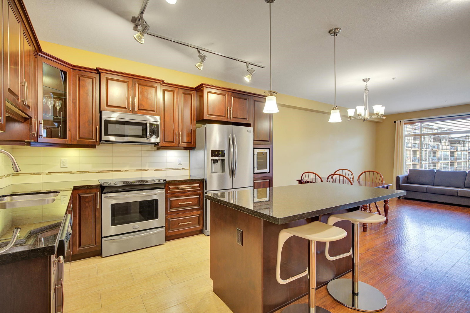 Listing Image 16