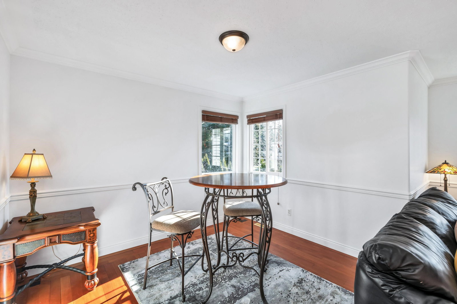 Listing Image 10