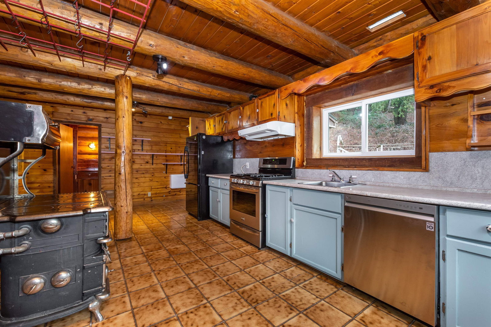 Listing Image 14