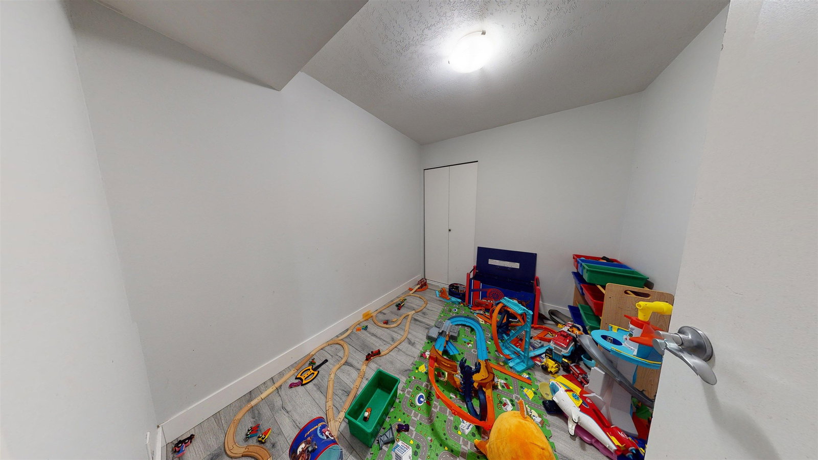 Listing Image 33