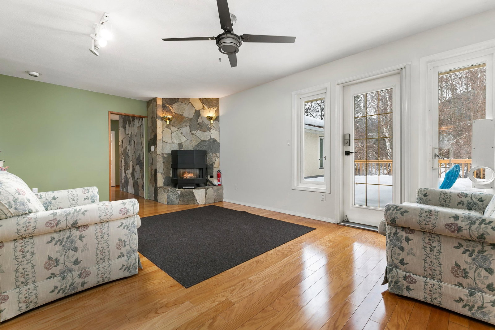 Listing Image 18