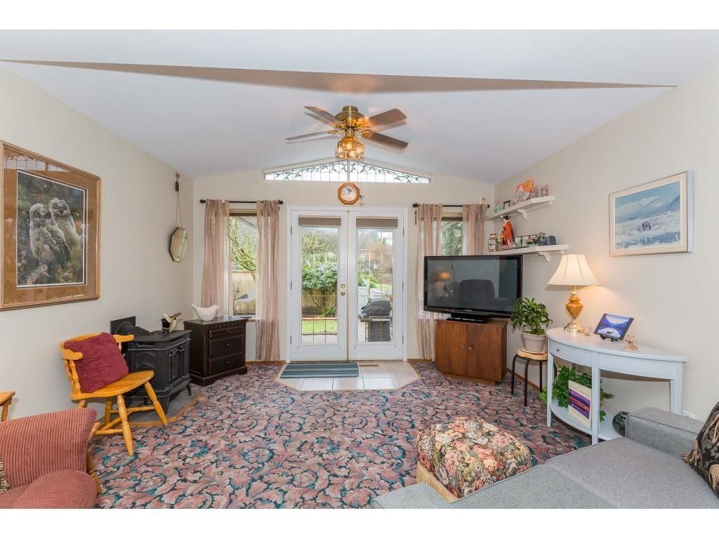 Listing Image 11