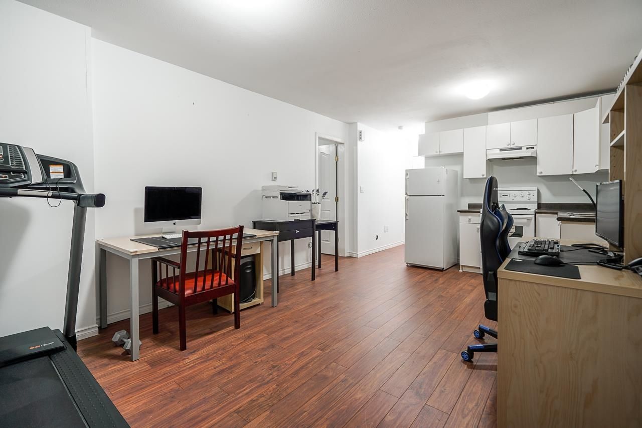 Listing Image 32