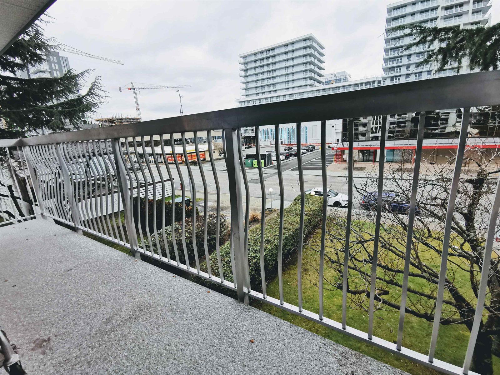 Listing Image 9