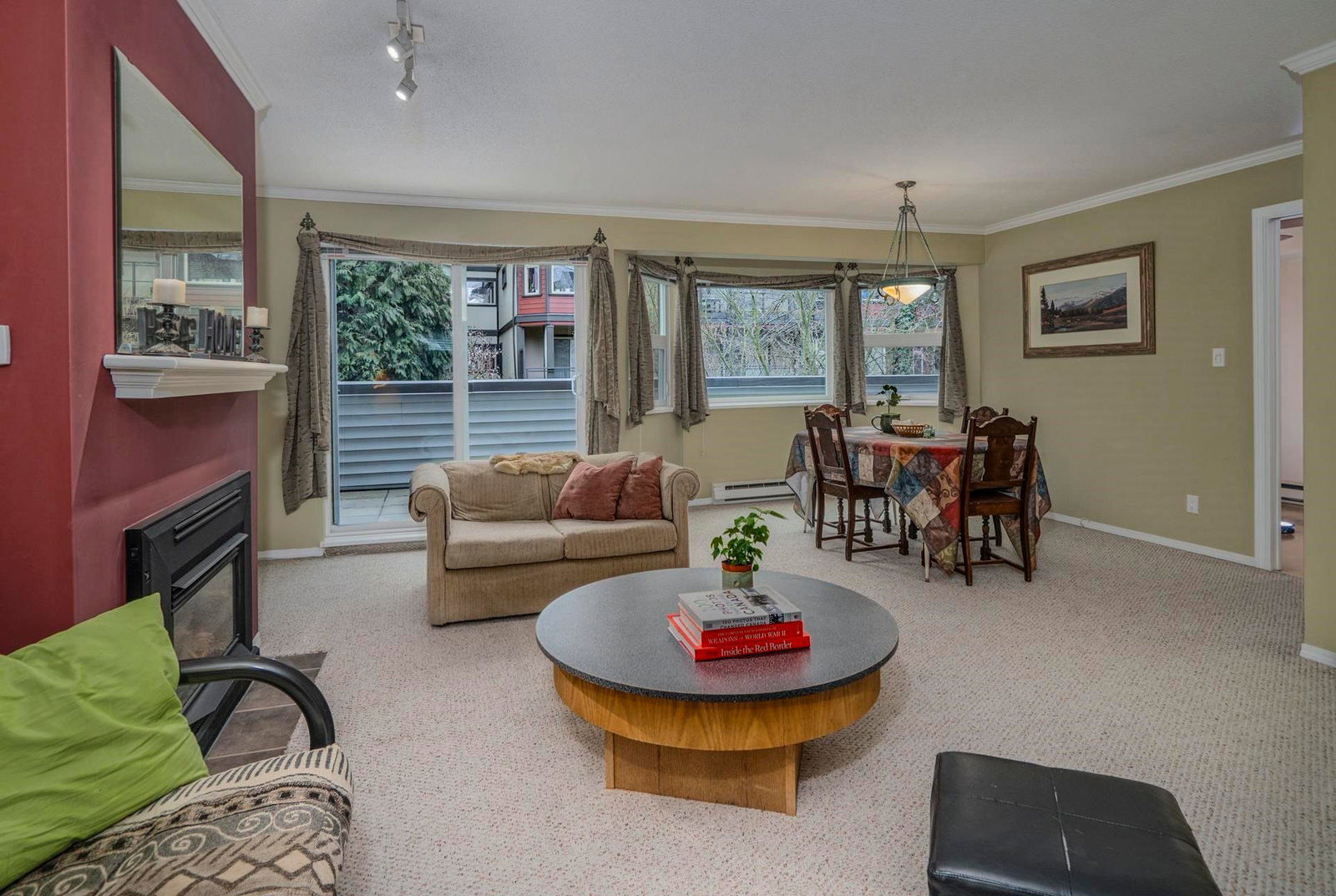 Listing Image 4