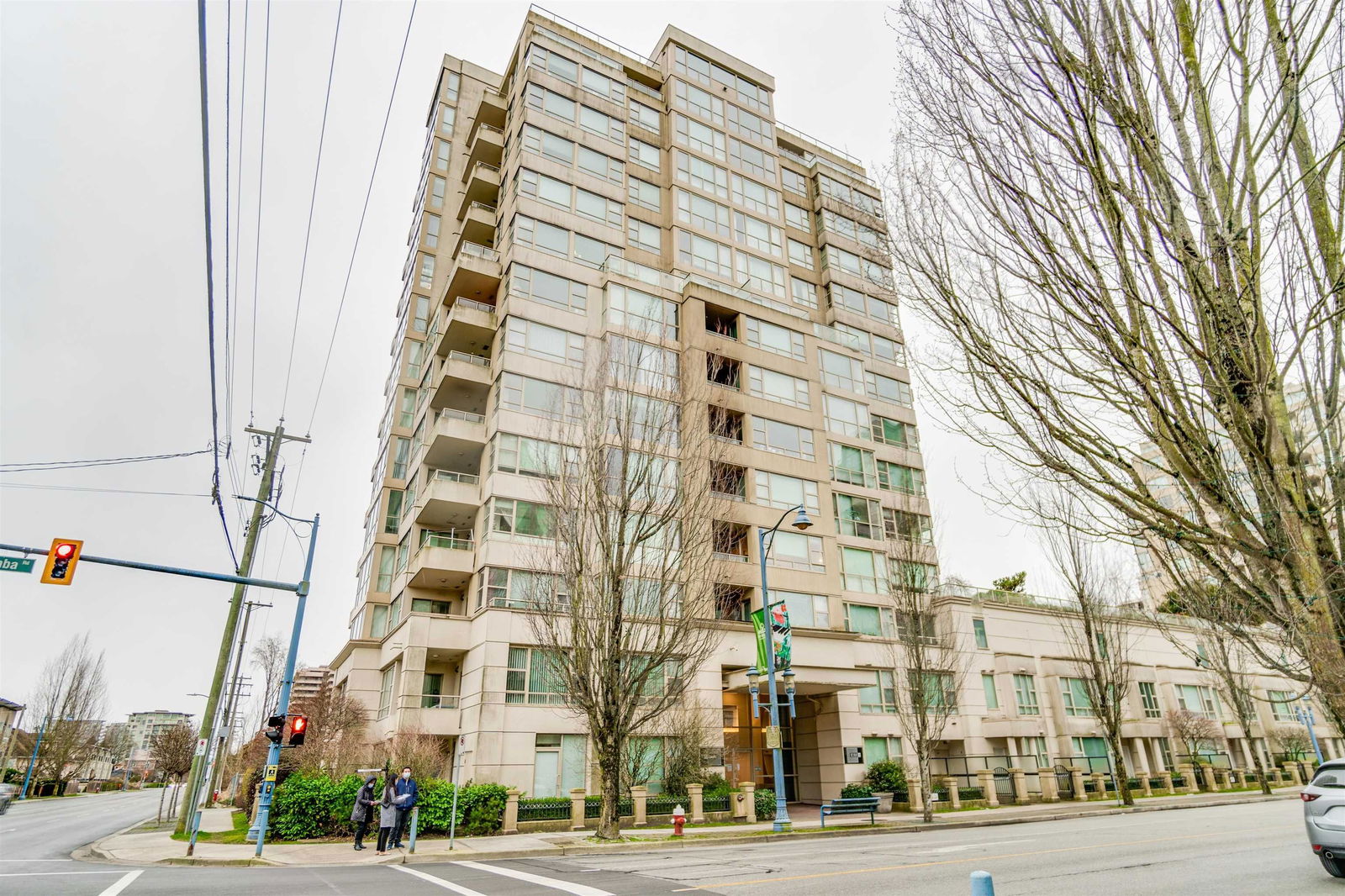 Listing Image 0