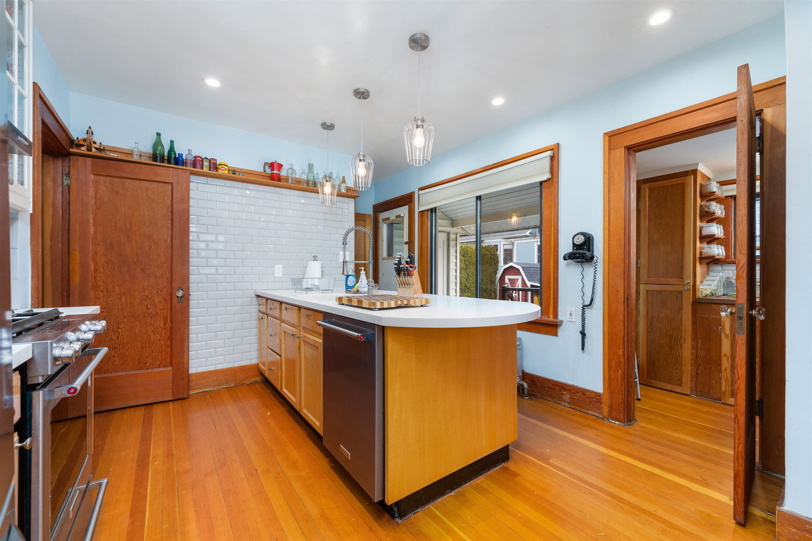 Listing Image 8