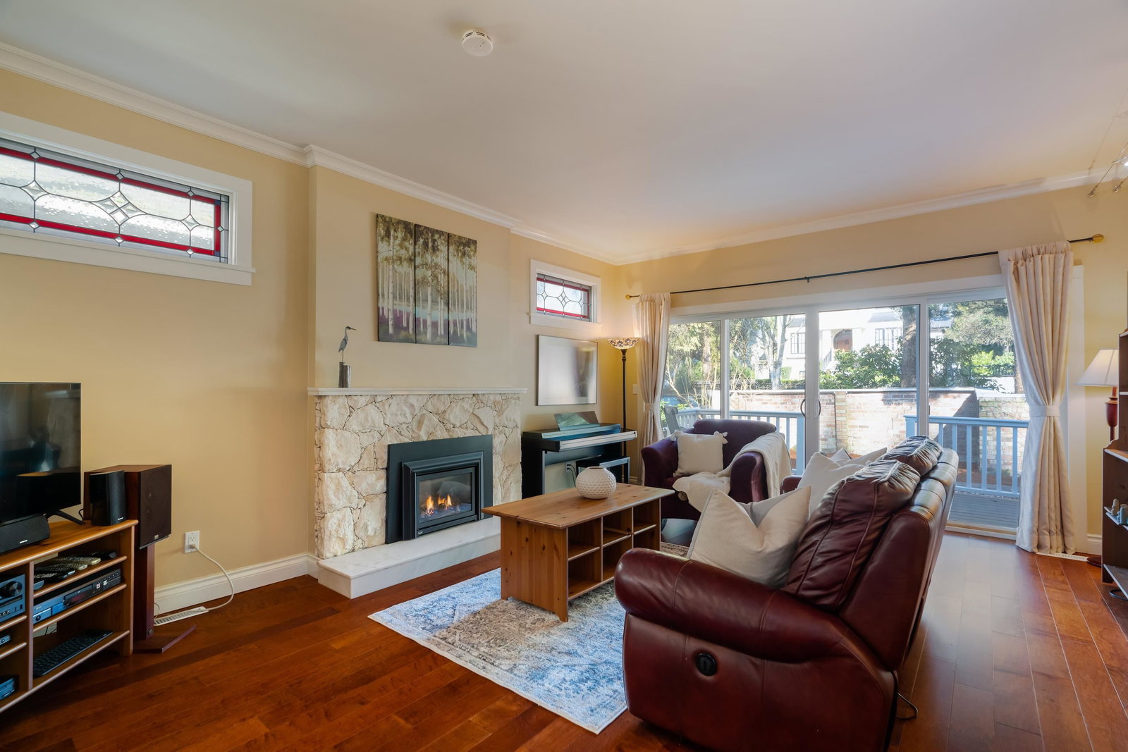 Listing Image 5
