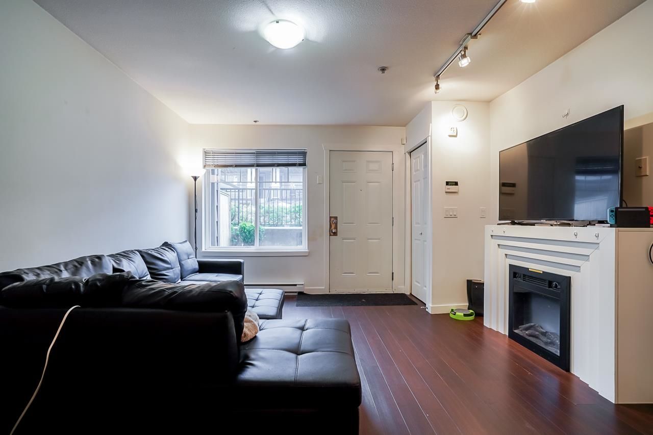 Listing Image 8