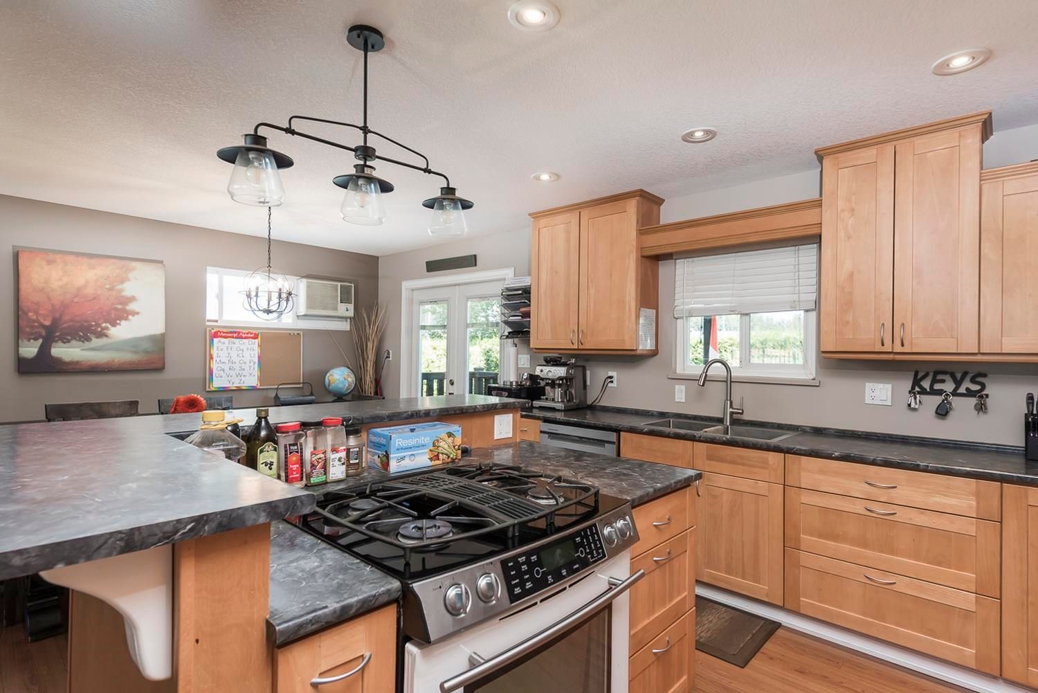 Listing Image 9