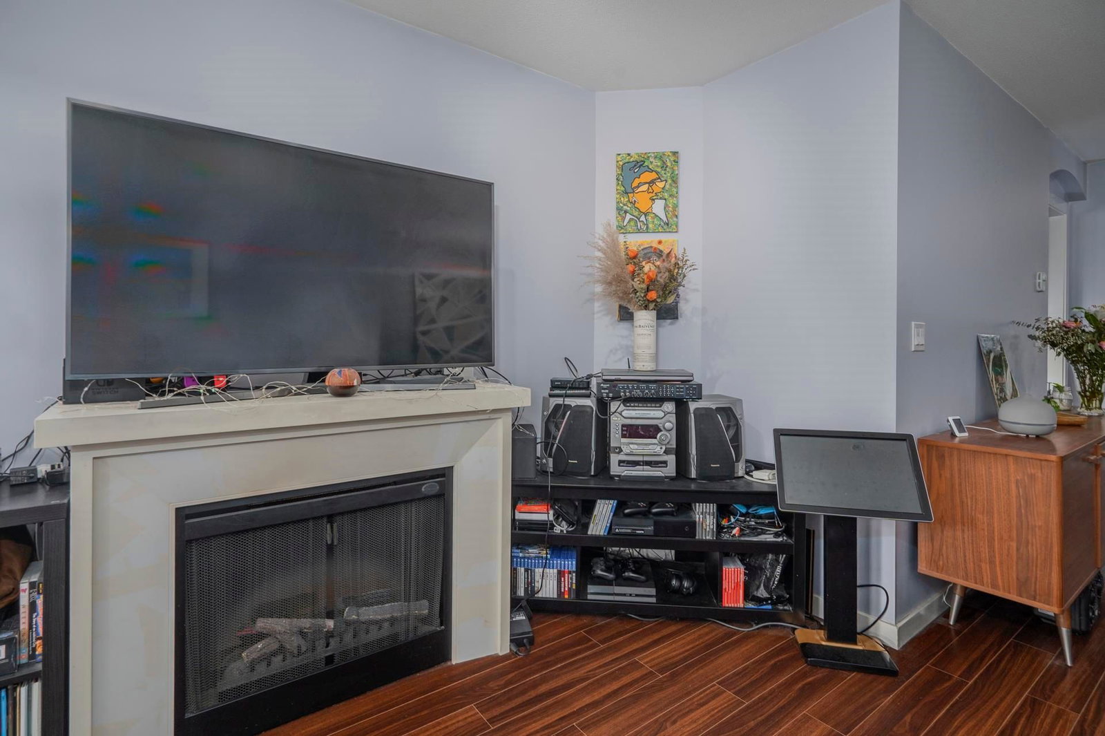 Listing Image 5