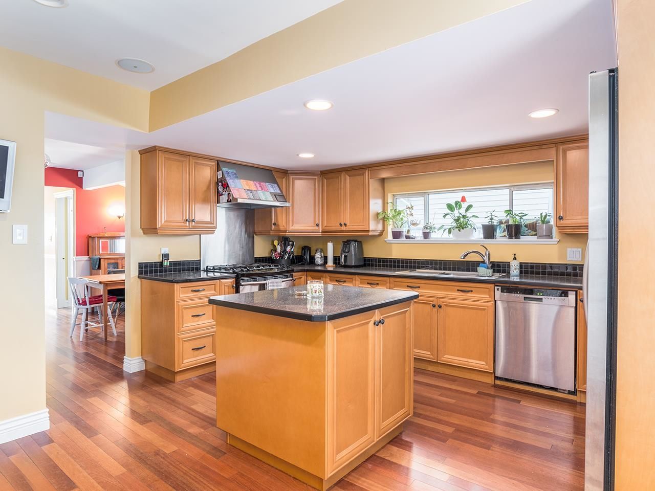 Listing Image 14