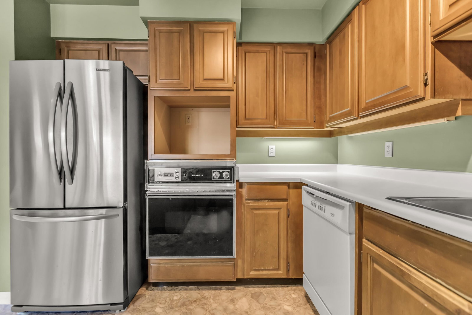 Listing Image 10