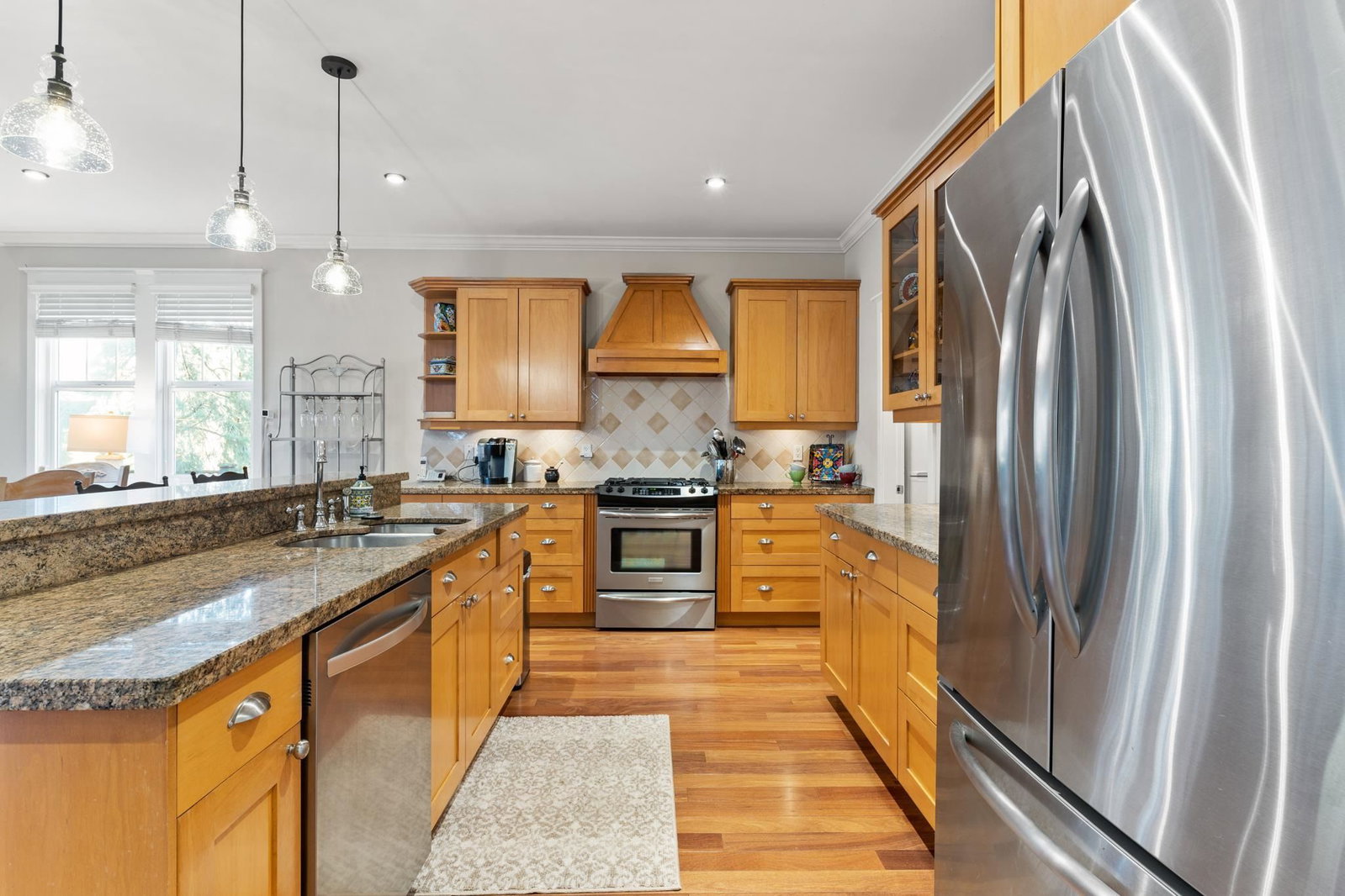 Listing Image 8