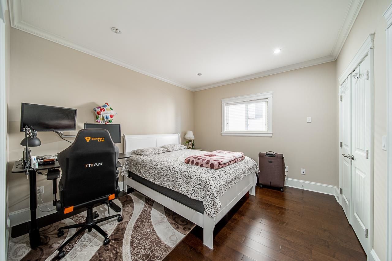 Listing Image 15