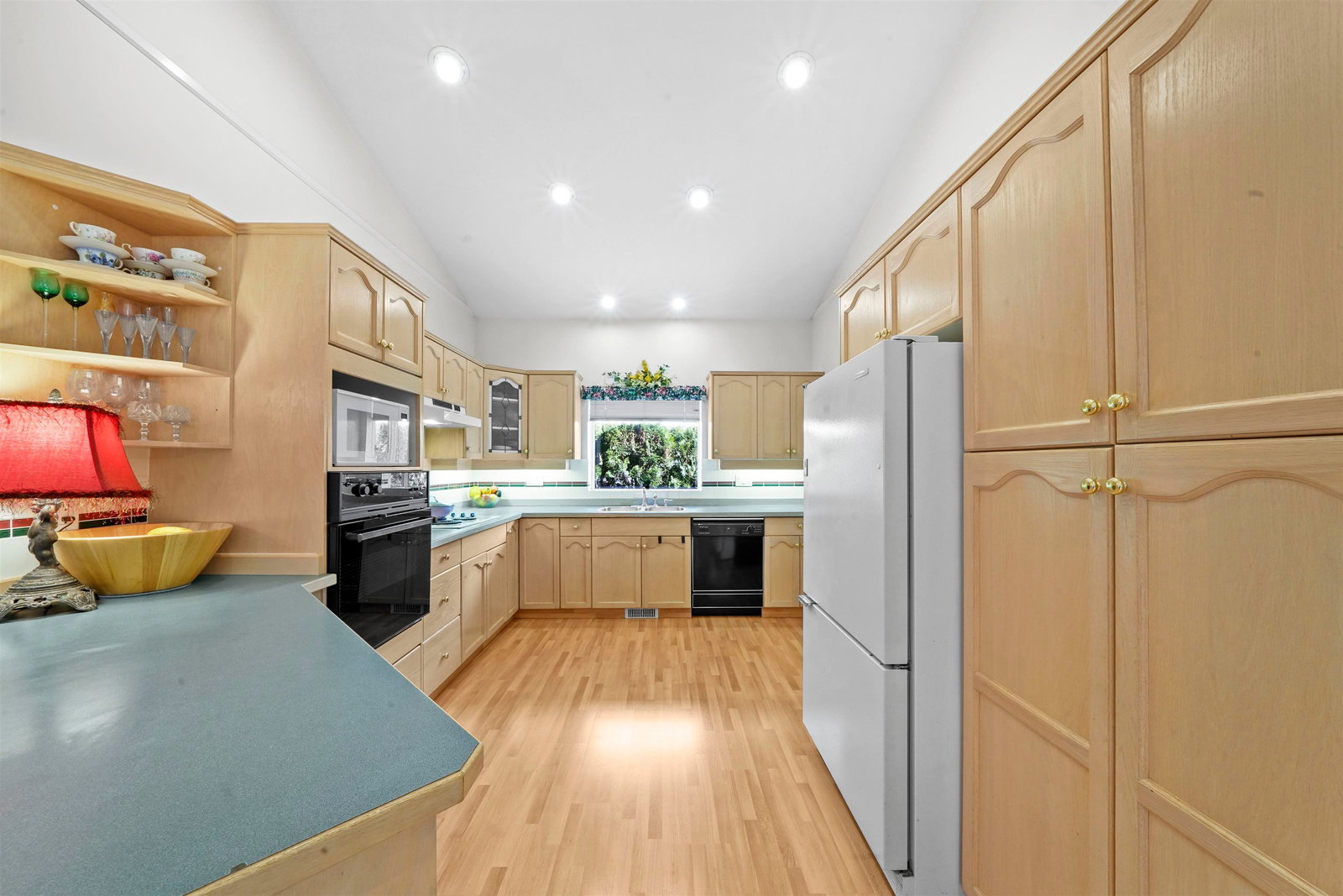 Listing Image 11
