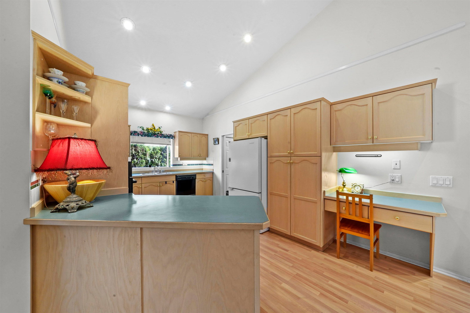 Listing Image 12