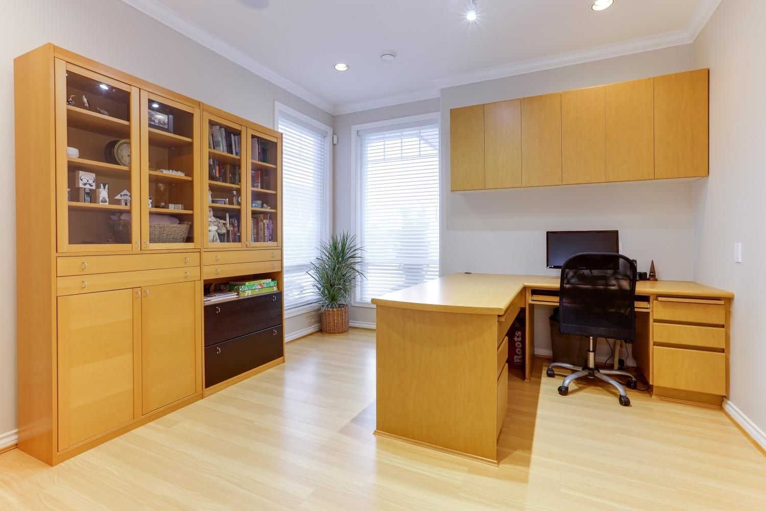 Listing Image 19